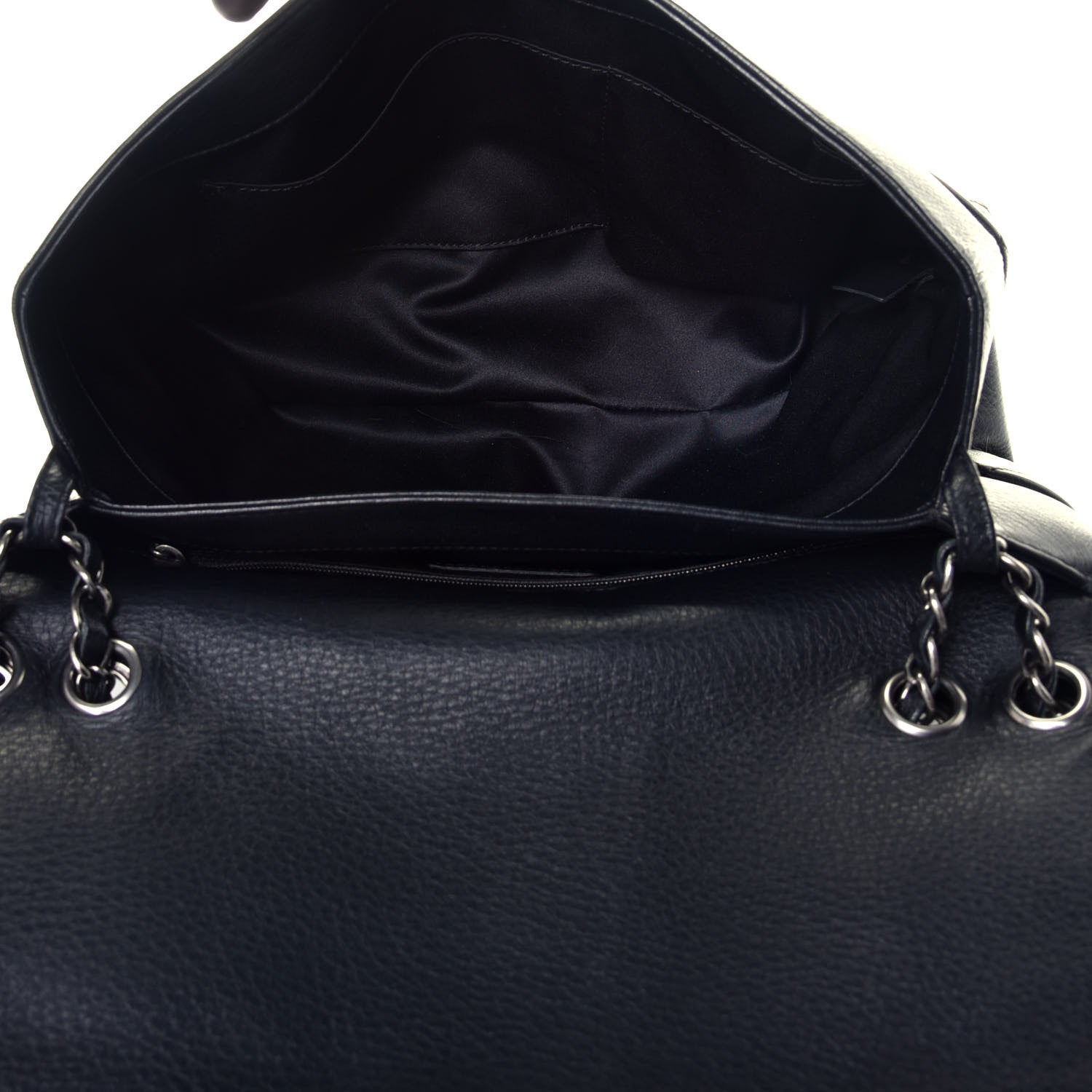 Chanel Distressed Calfskin Hamptons Flap Black 5 of 8