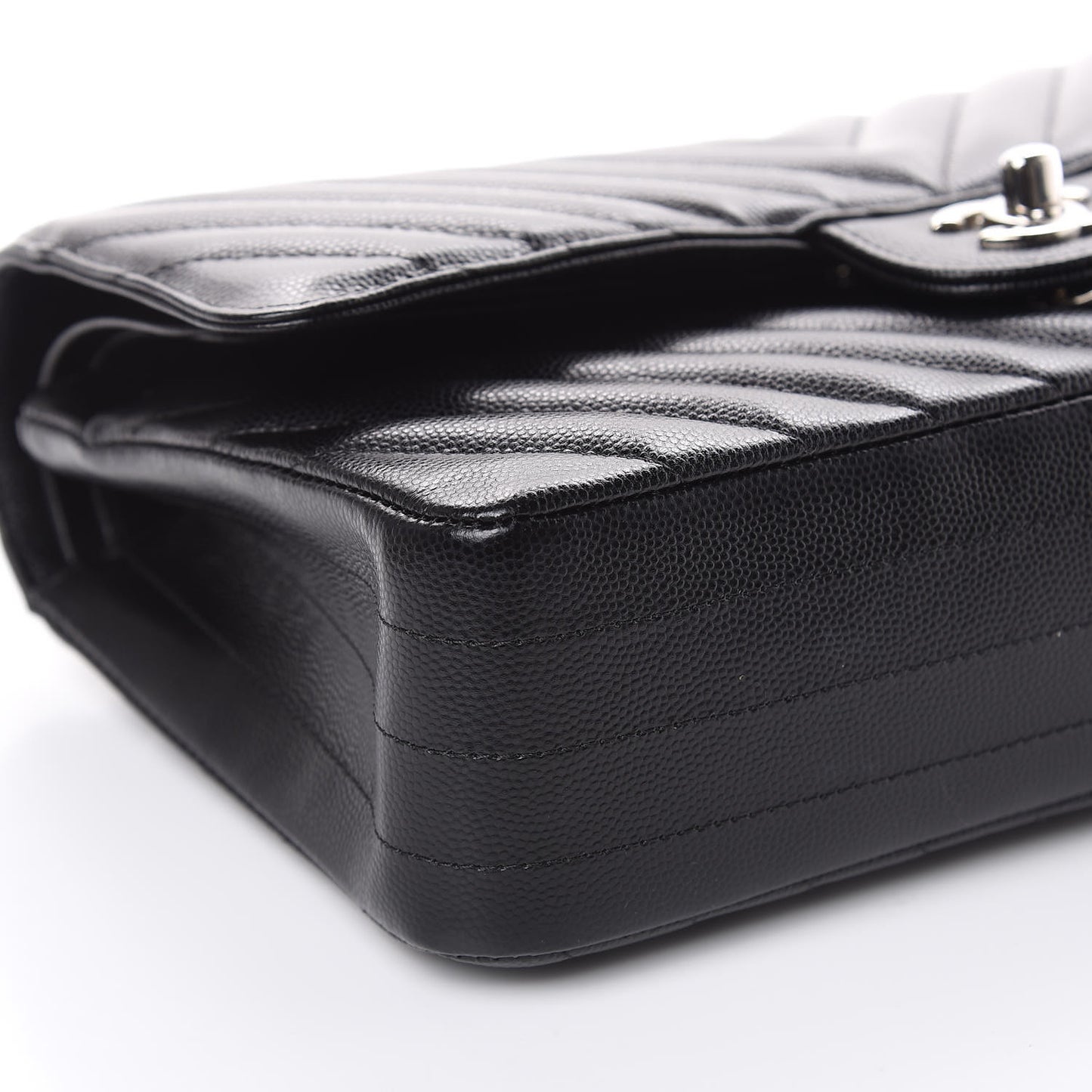 Caviar Chevron Quilted Medium Double Flap Black