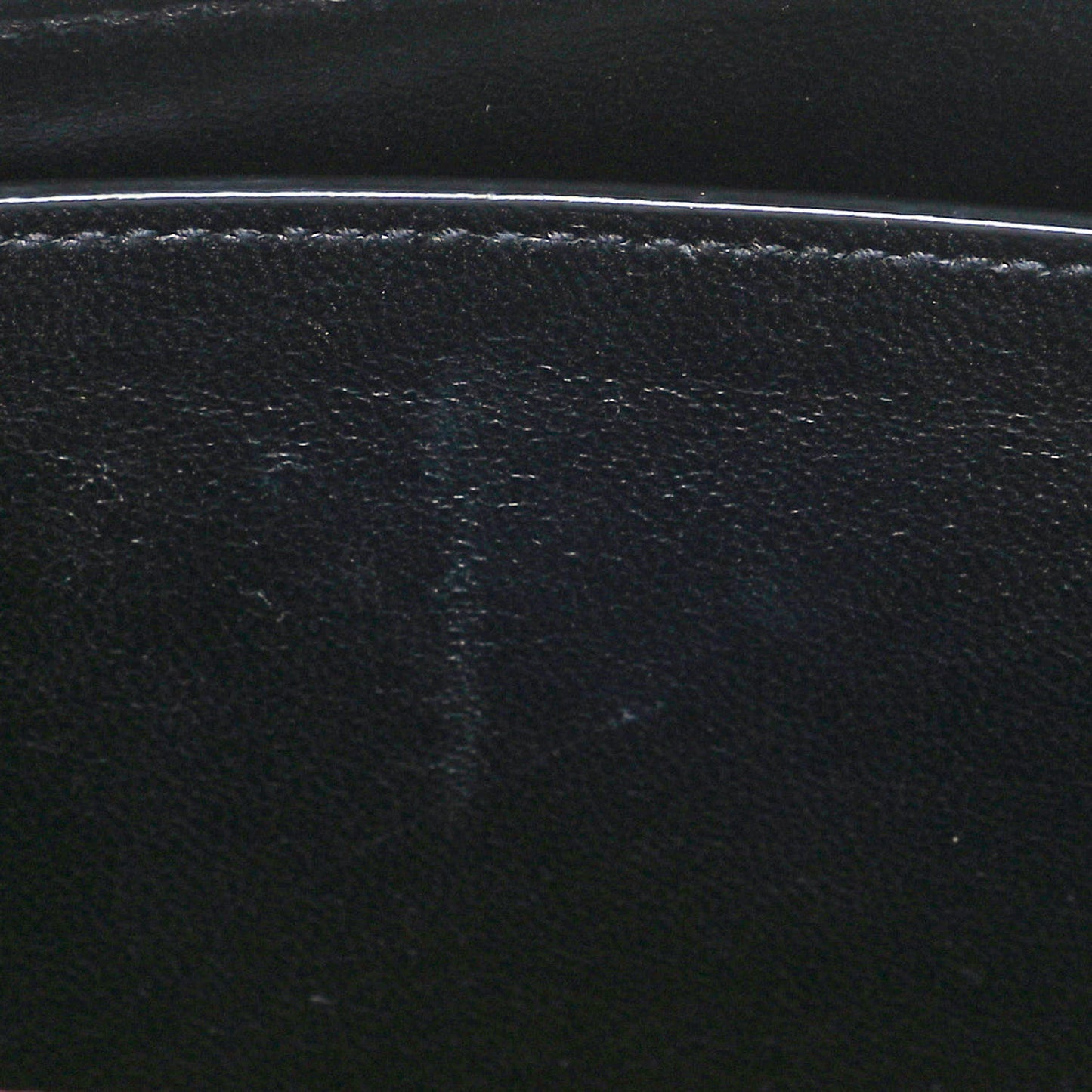 Grain de Poudre Medium Classic Monogram Cassandra Top Handle Rouge Legion