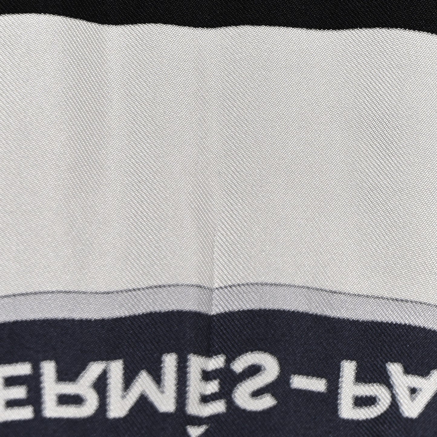 Silk En Roue Libre Scarf 90 White Black Gold