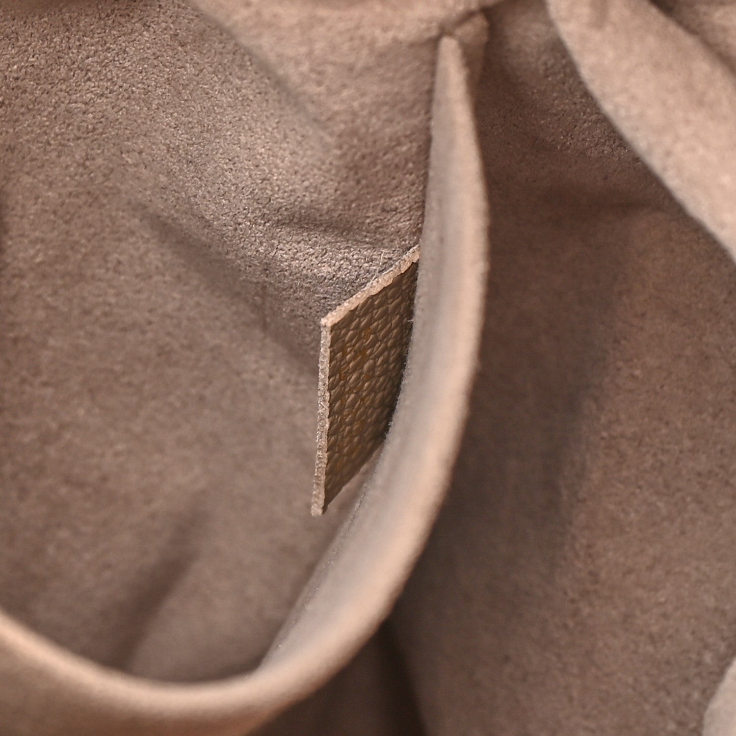 Louis Vuitton Empreinte Maida Hobo Tourterelle 8 of 16