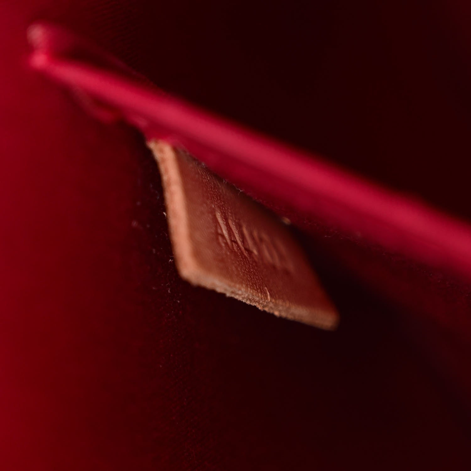 Louis Vuitton Vernis Alma BB Pomme D'Amour 7 of 12