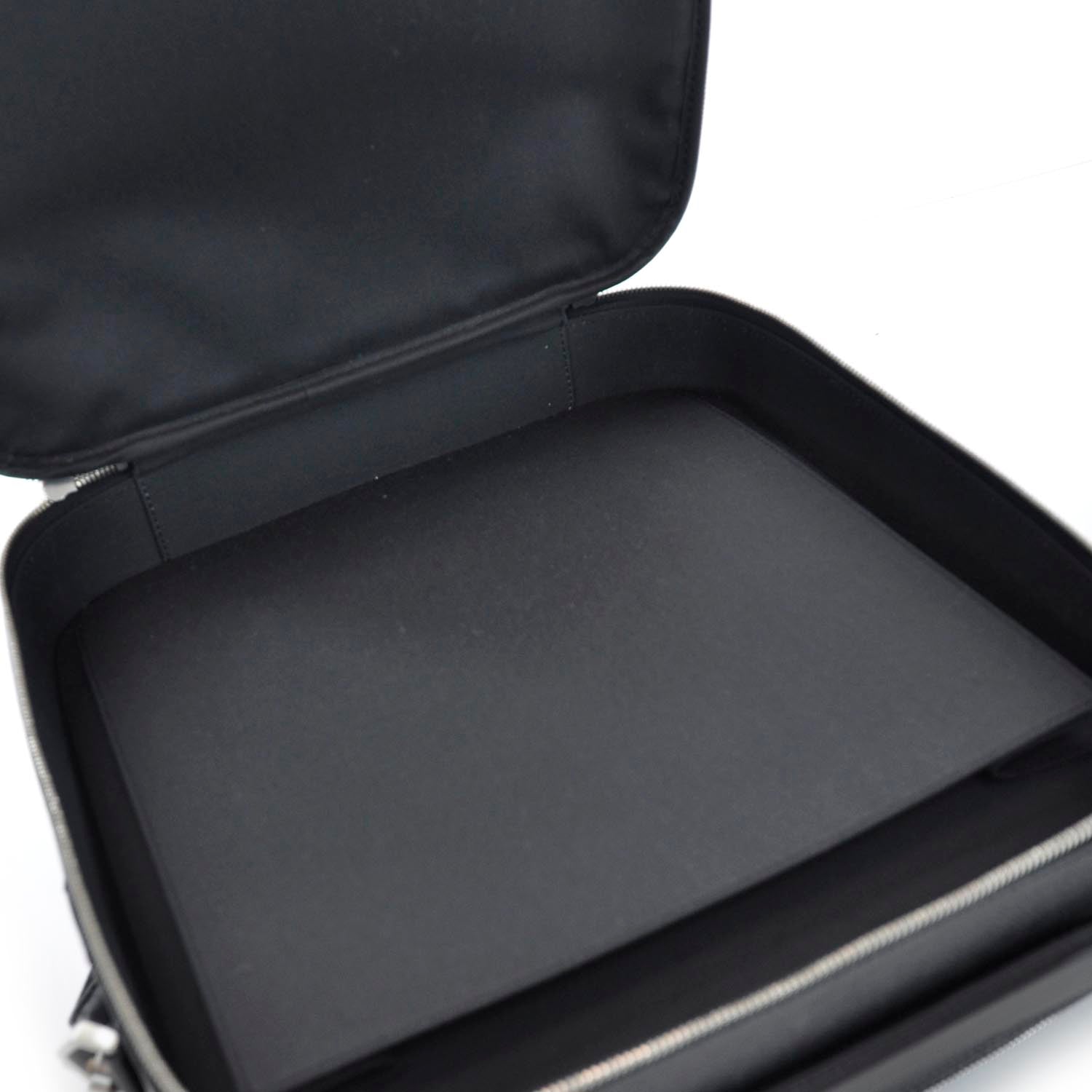 Louis Vuitton Taiga Tura Computer Case Briefcase 15 of 15
