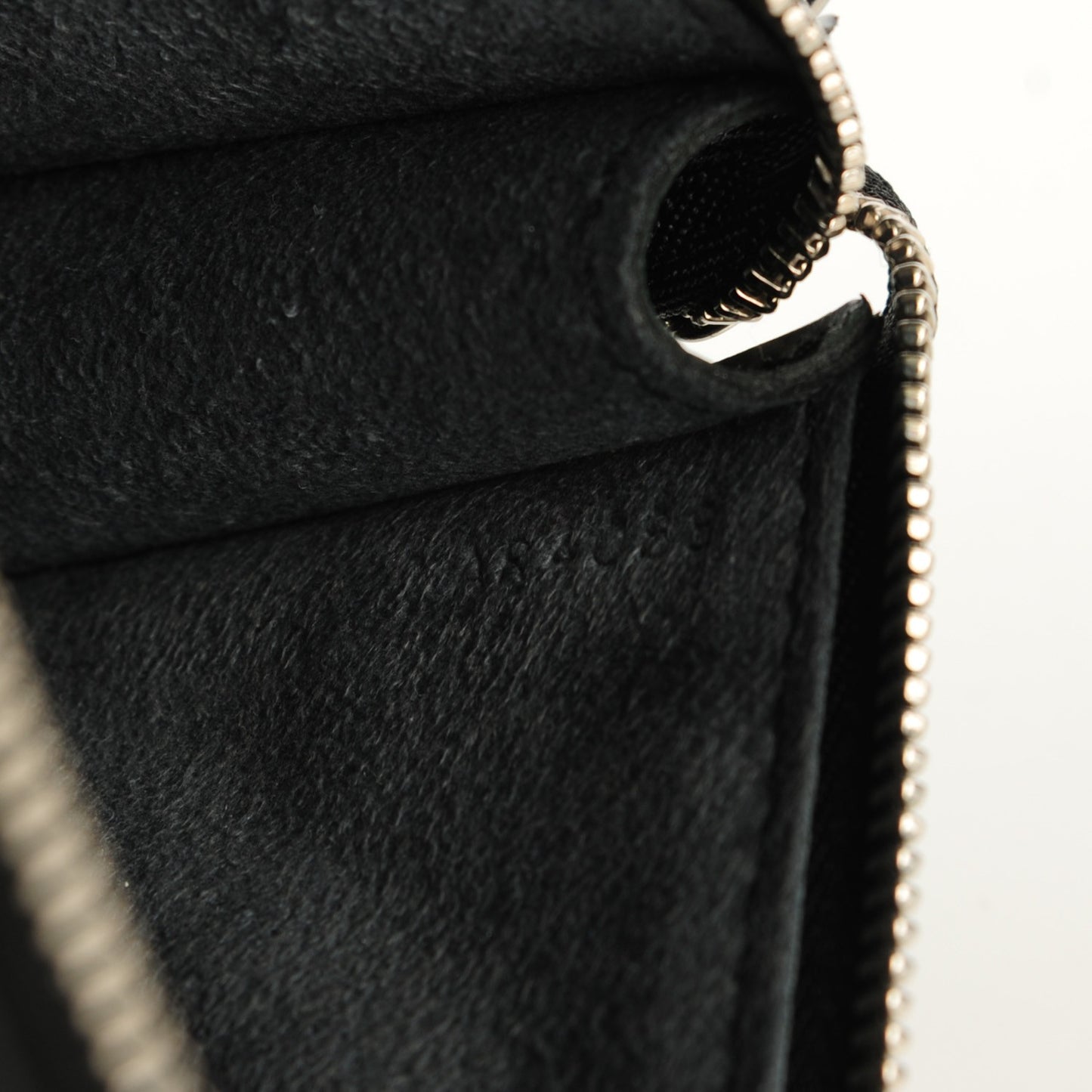 Epi Pochette Accessories 24 Black