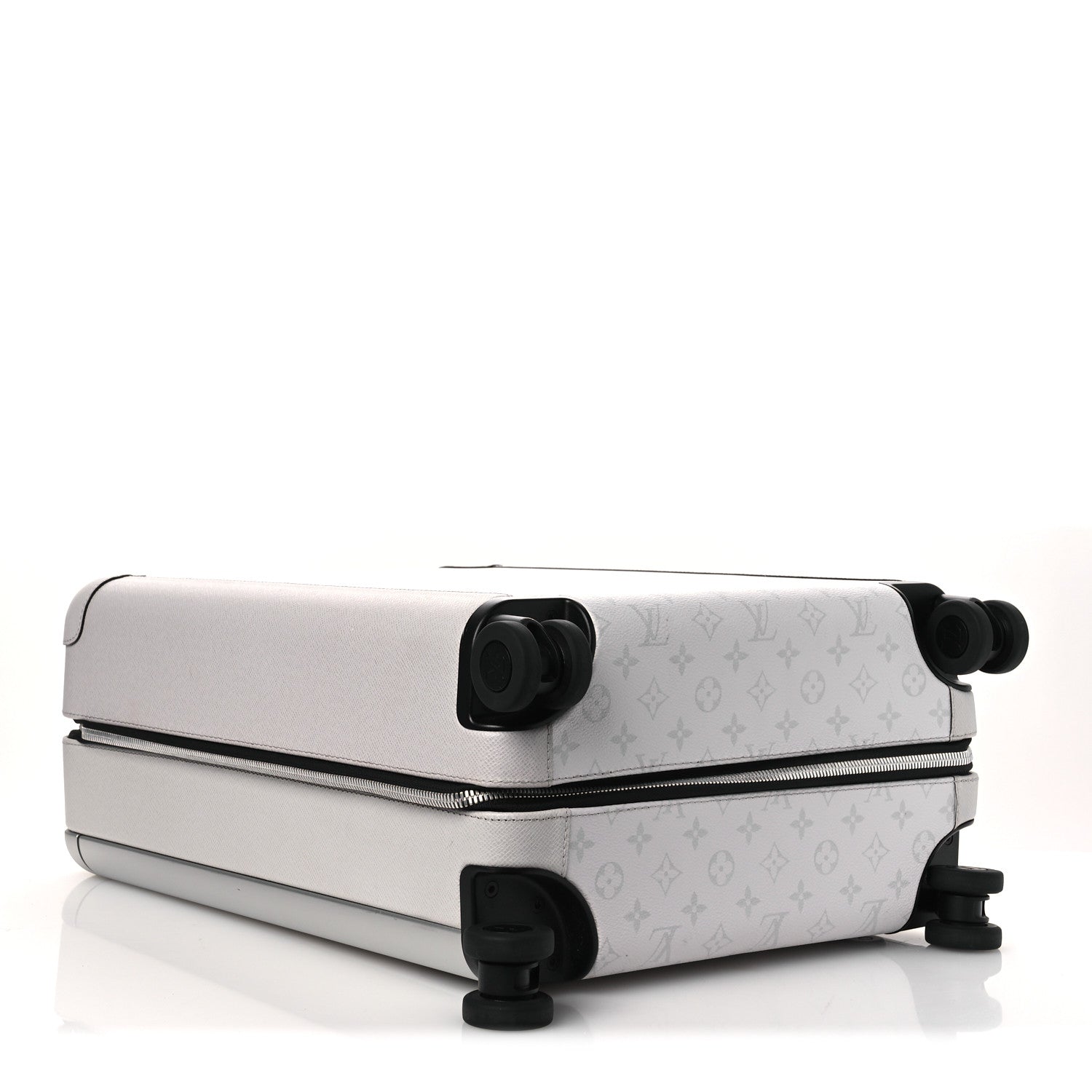 Louis Vuitton Taigarama Horizon 55 Optic White 1862635 – FASHIONPHILE