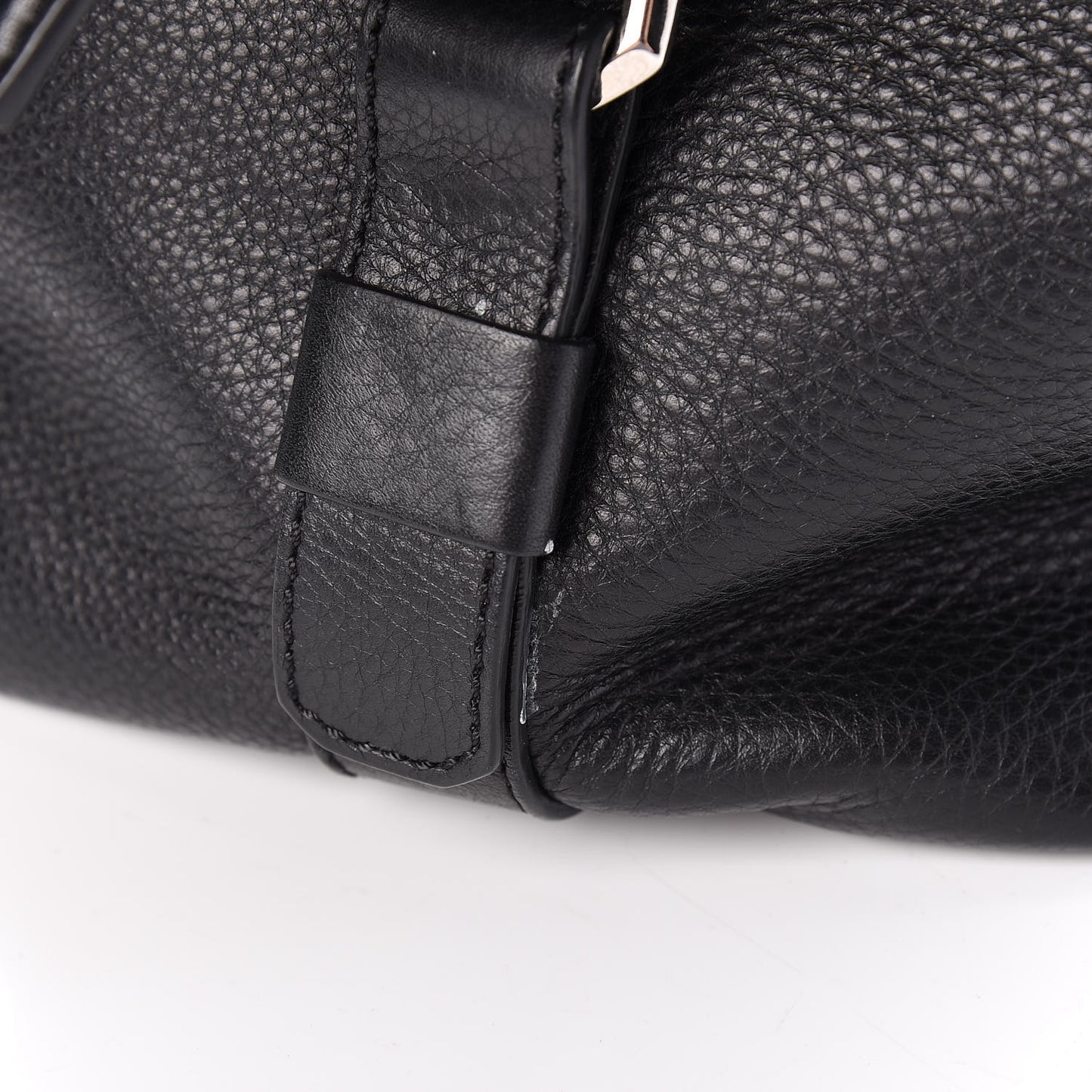 Waxy Grained Calfskin Medium Nightingale Black