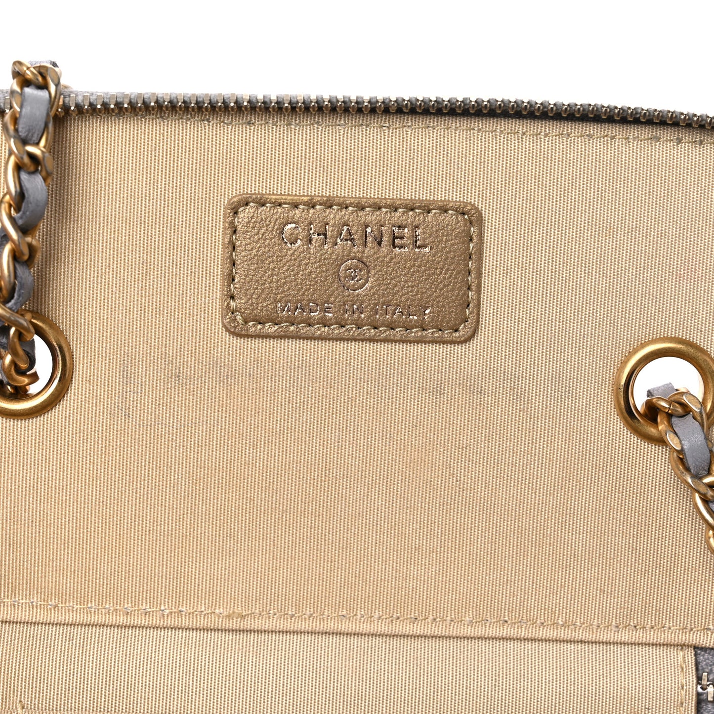 Lambskin Quilted Small Pearl Crush Vanity Case With Chain Grey