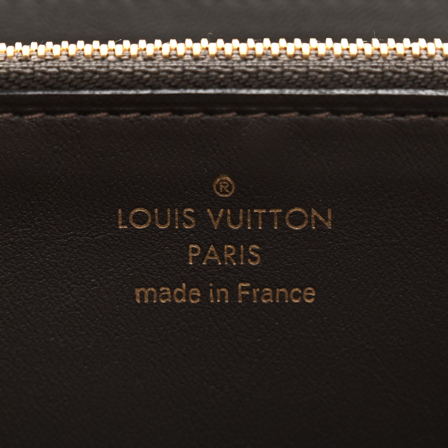 Taurillon Capucines Wallet Galet