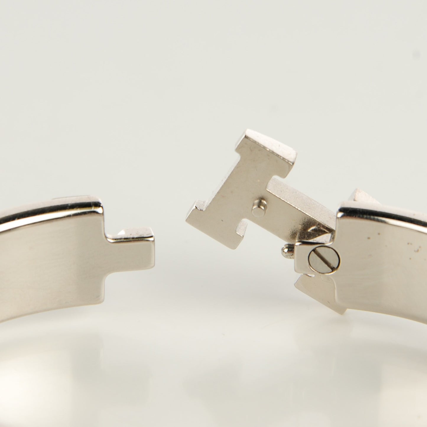 Enamel Narrow Clic Clac H Bracelet PM White