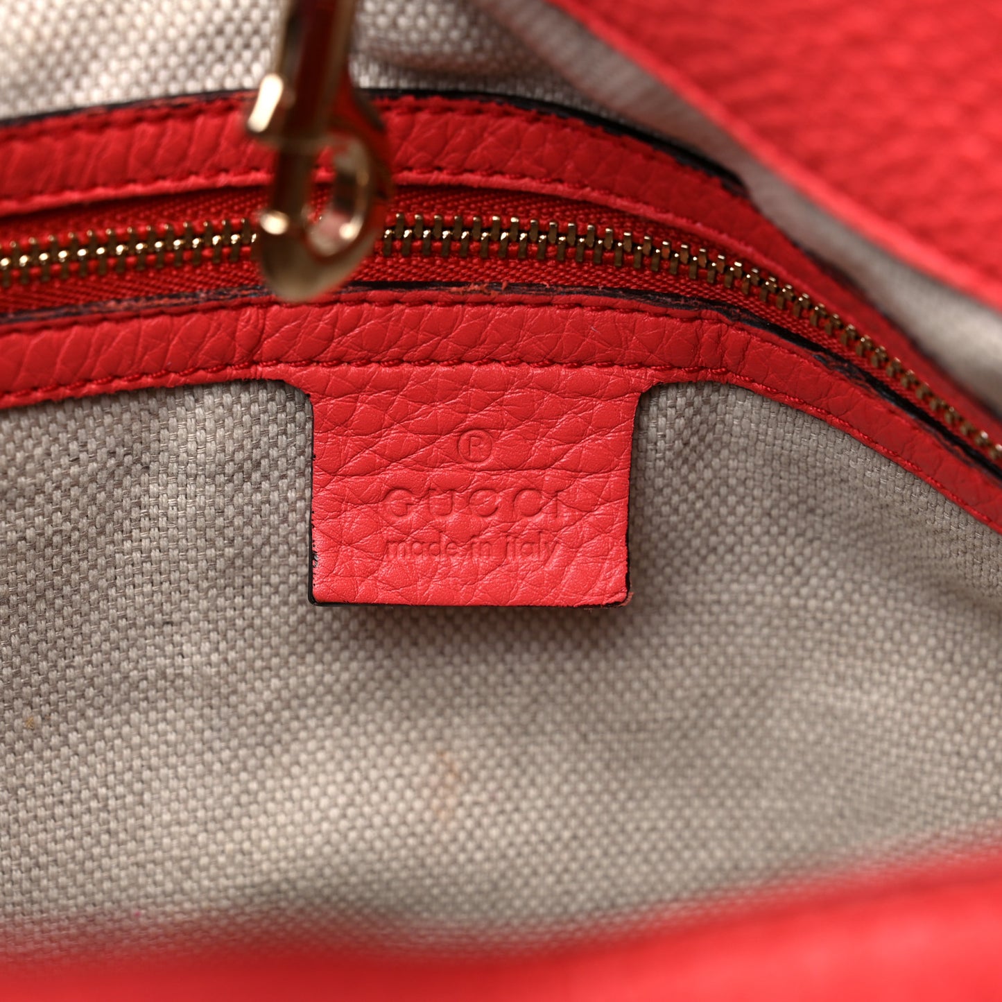 Pebbled Calfskin Medium Soho Chain Shoulder Bag Begonia Pink