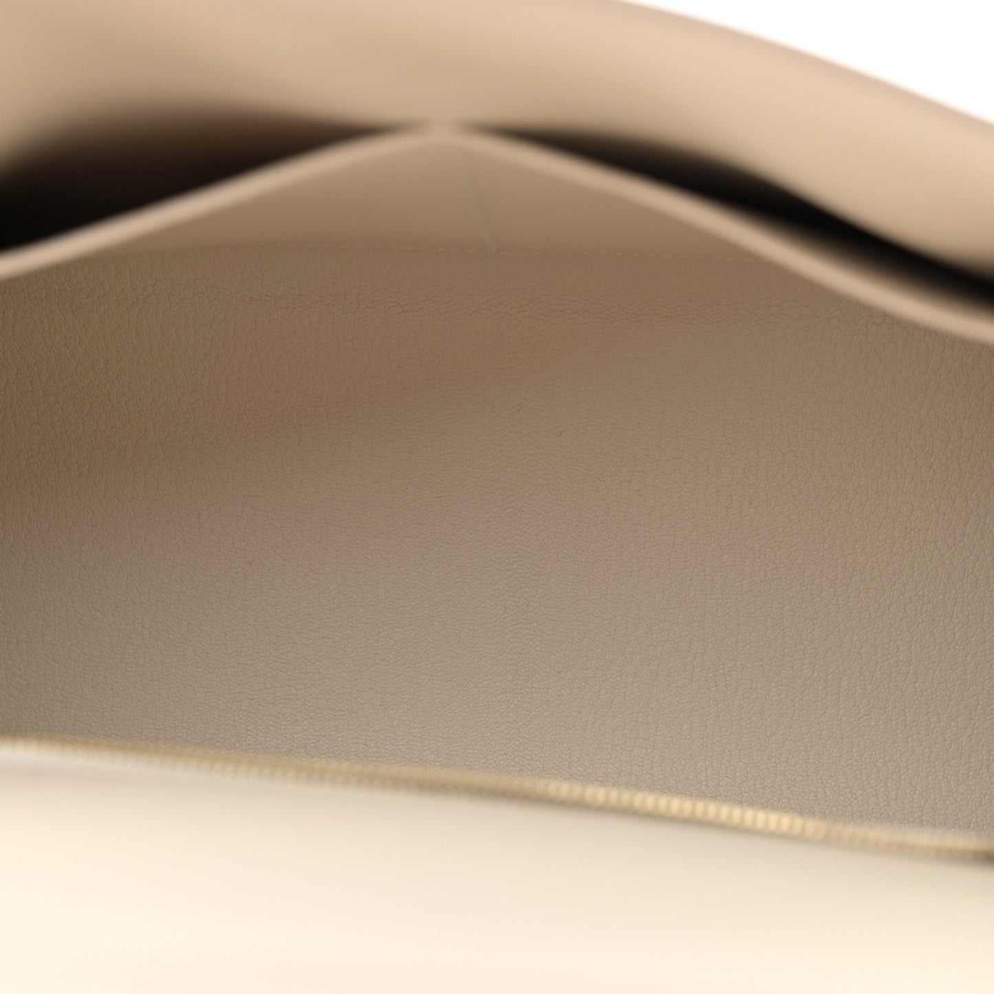 Epsom Kelly Sellier 28 Craie