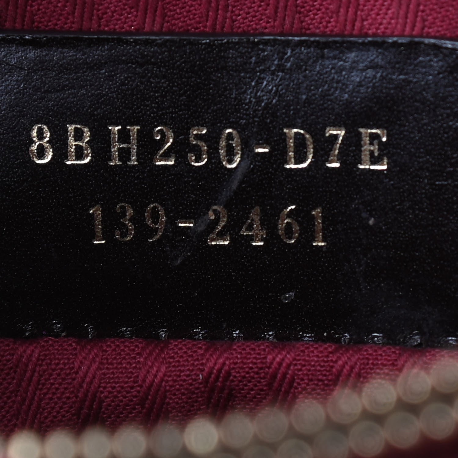 Fendi Vitello Elite Regular 2Jours Tote Rosso Scuro Ciliegia 6 of 11