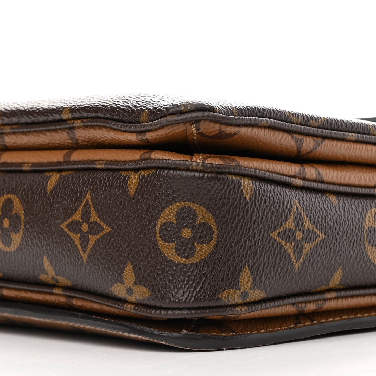 Reverse Monogram Pochette Metis