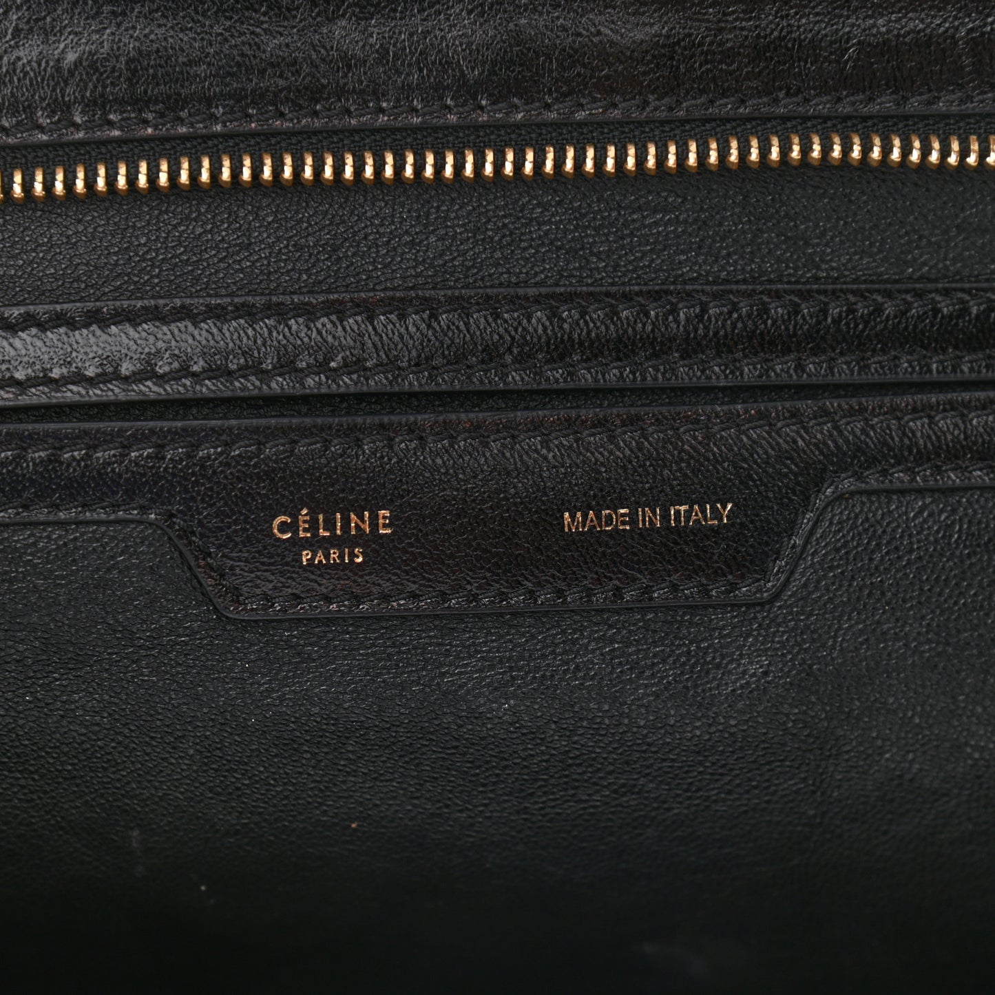 Vernice Suede Medium Trapeze Black