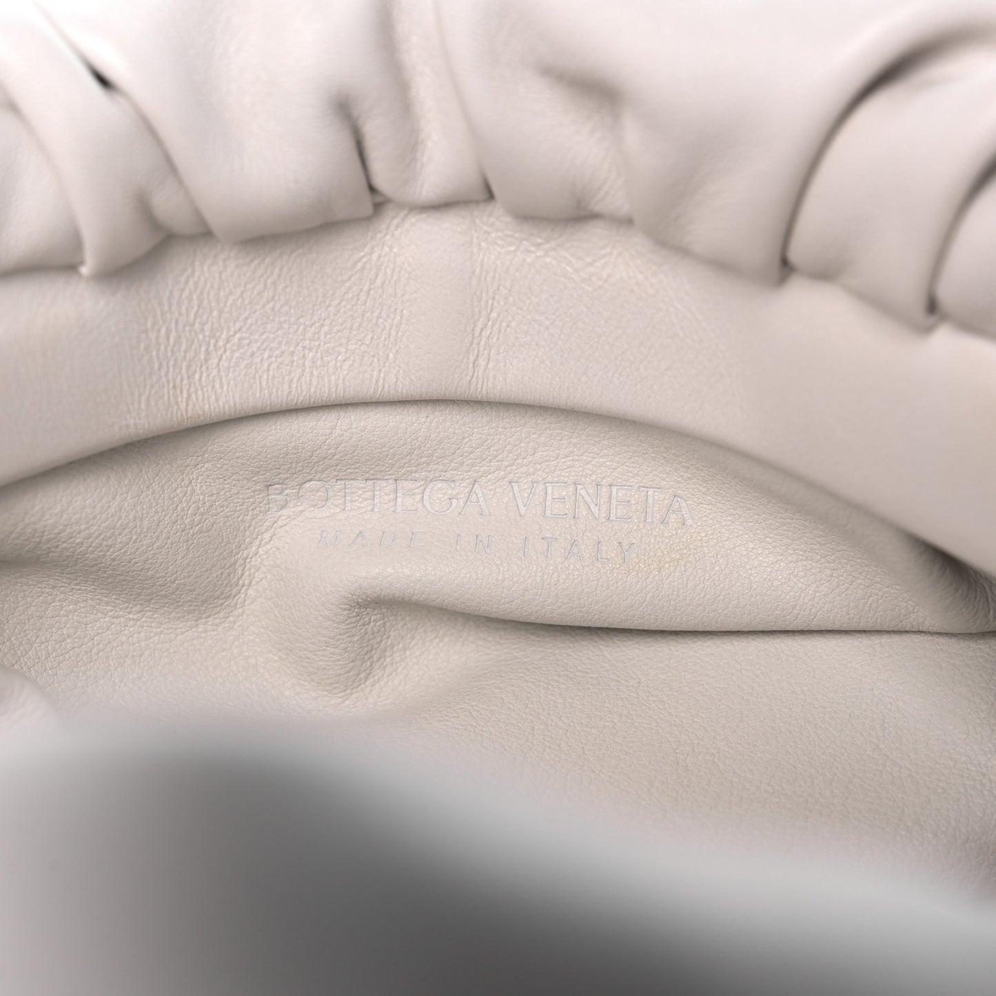 Calfskin The Pouch Chain Plaster