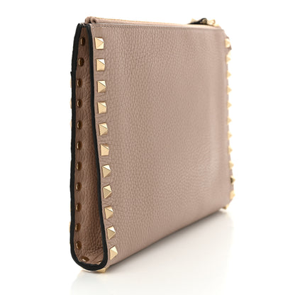 Valentino Garavani Pebbled Calfskin Medium Rockstud Flat Pouch Poudre 3 of 9