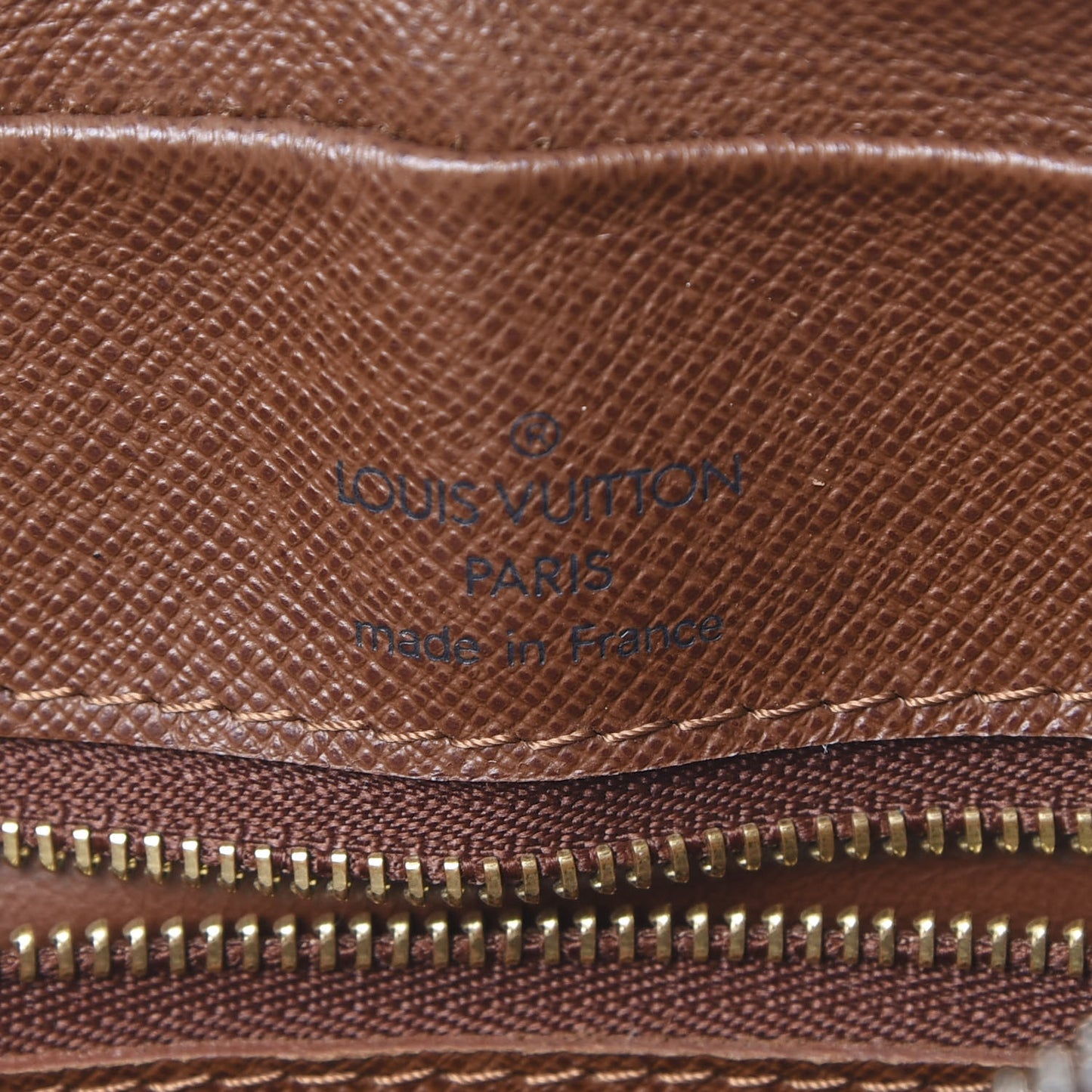 Monogram Nil 28