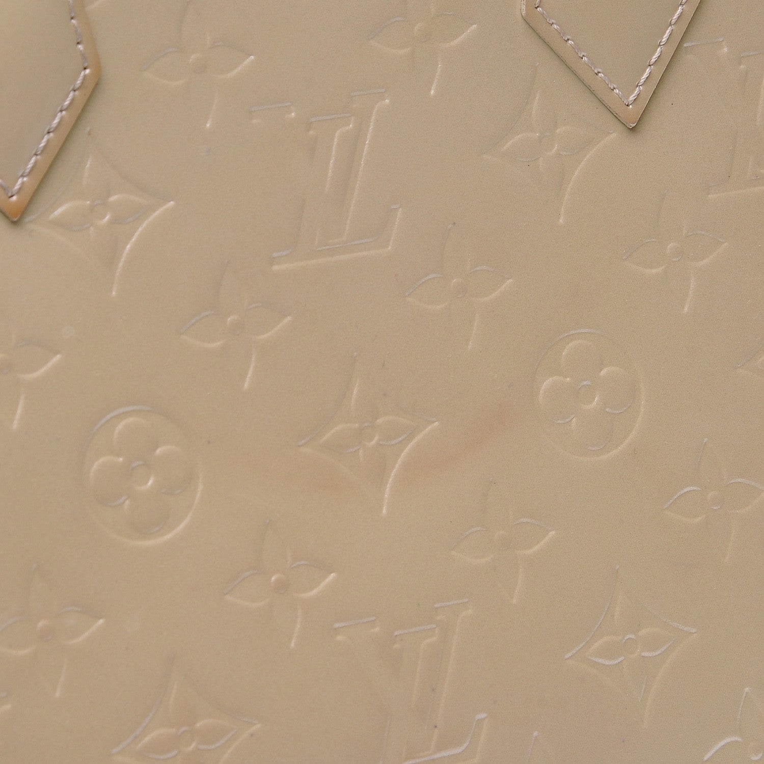 Louis Vuitton Vernis Alma PM Blanc Corail 8 of 12