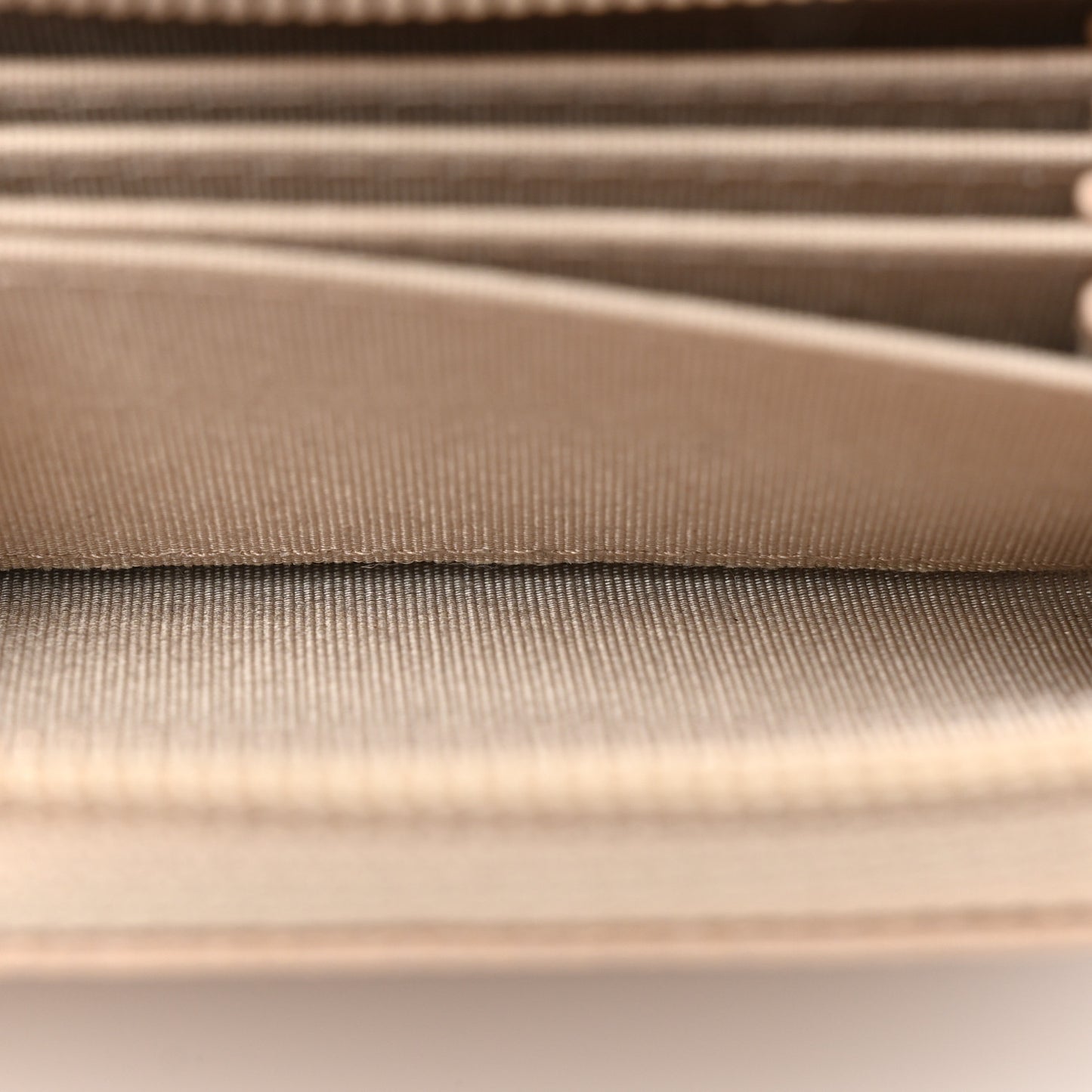Caviar Timeless CC Zip Around Coin Purse Beige Clair