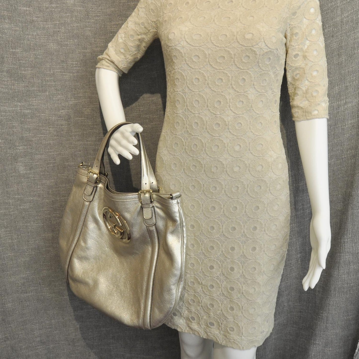 Leather Medium Britt Hobo Metallic Gold