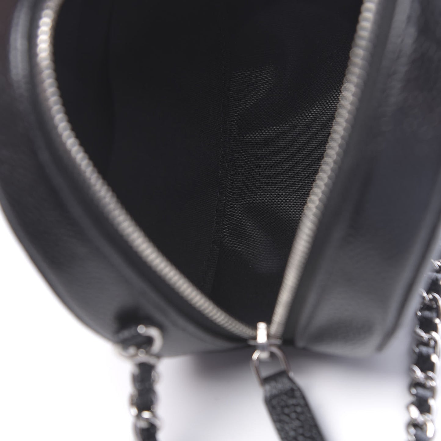 Caviar Camellia Embossed Round Clutch With Chain Black