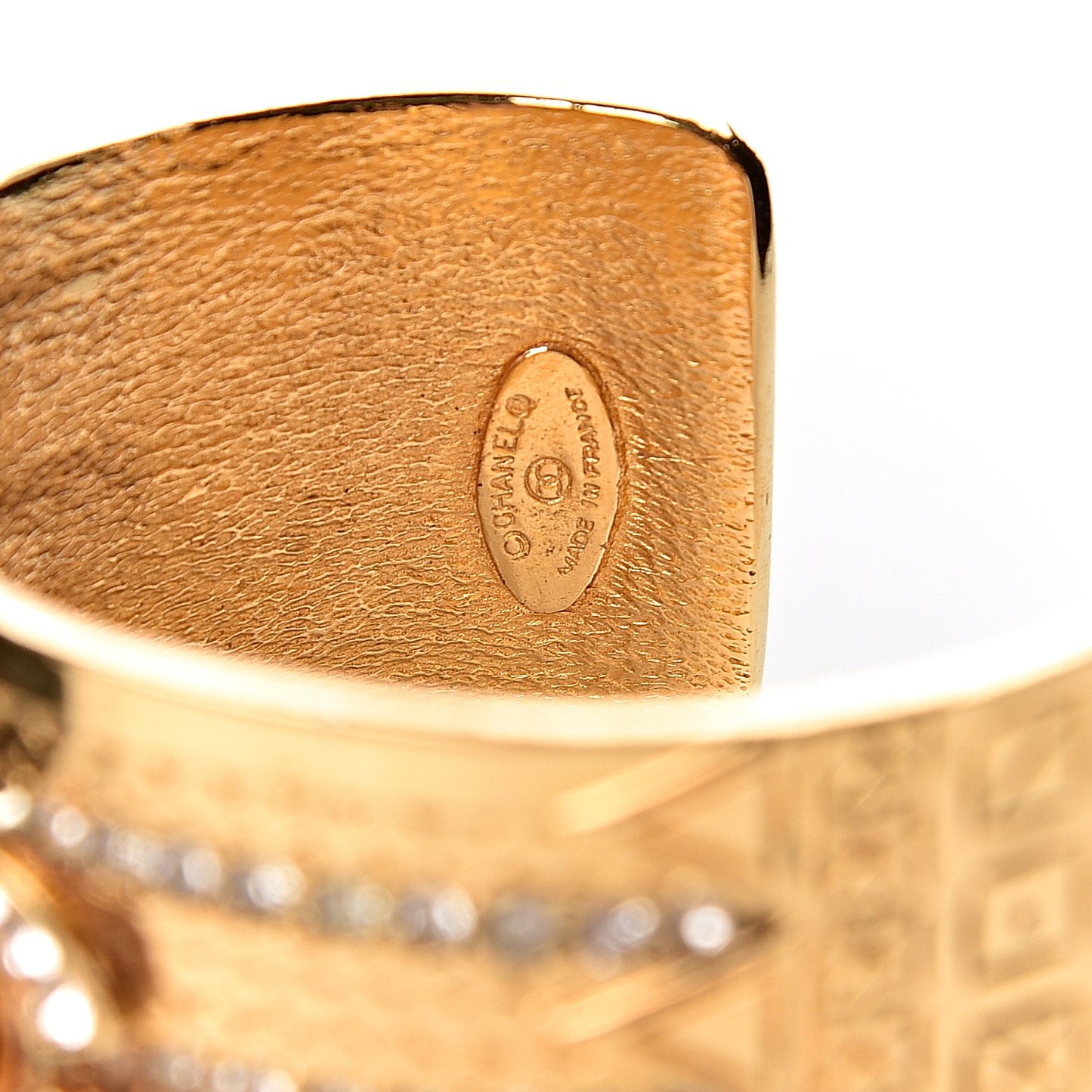 Metal Crystal Wide CC Cuff Gold