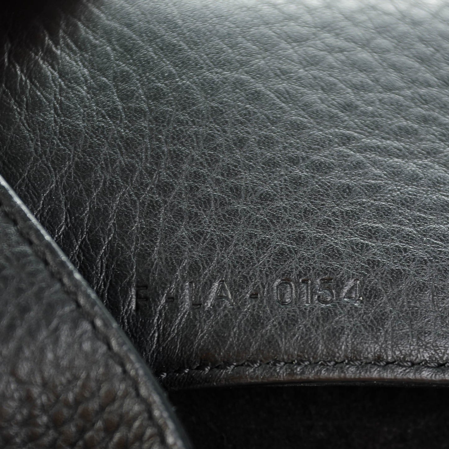 Soft Grained Calfskin Medium Cabas Phantom Black