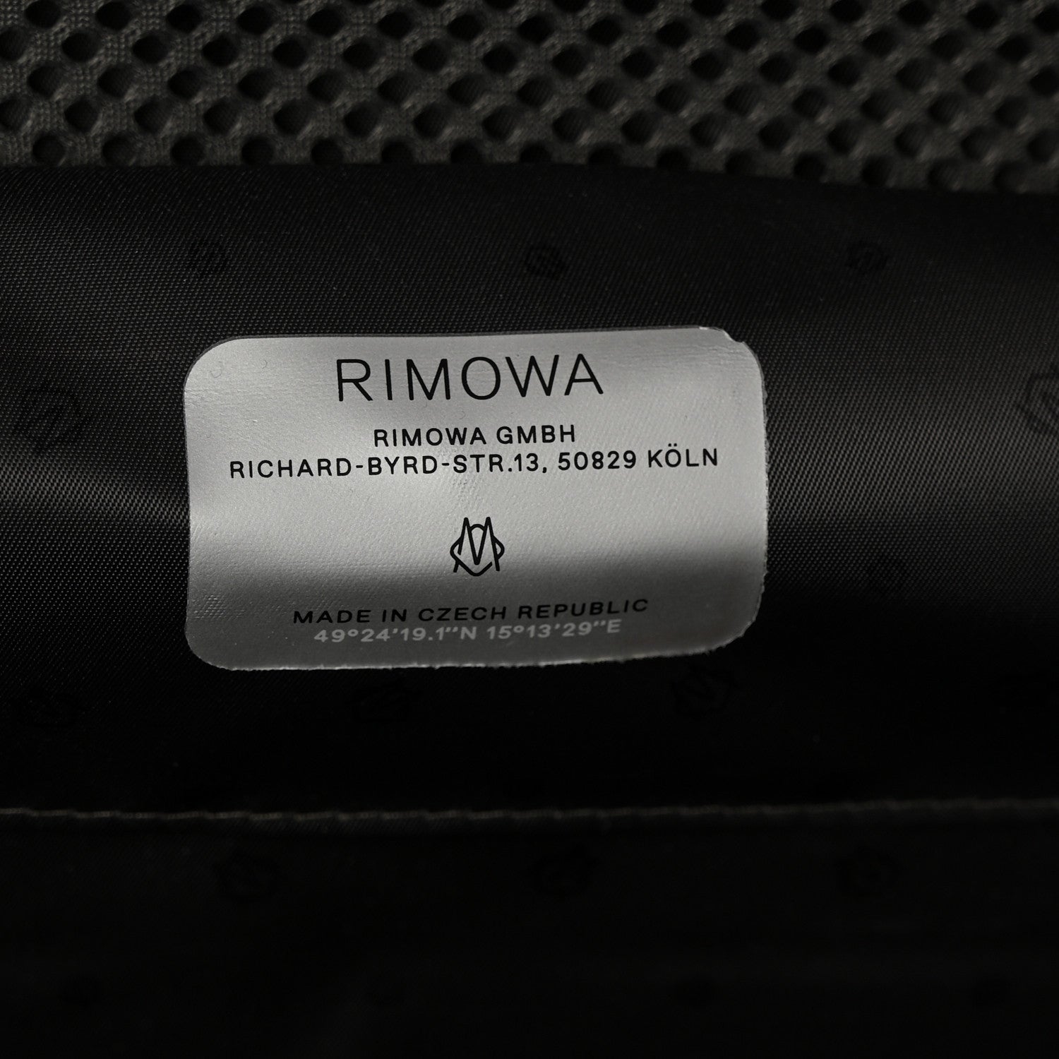 Rimowa Gloss Polycarbonate Essential Trunk Plus White 5 of 16