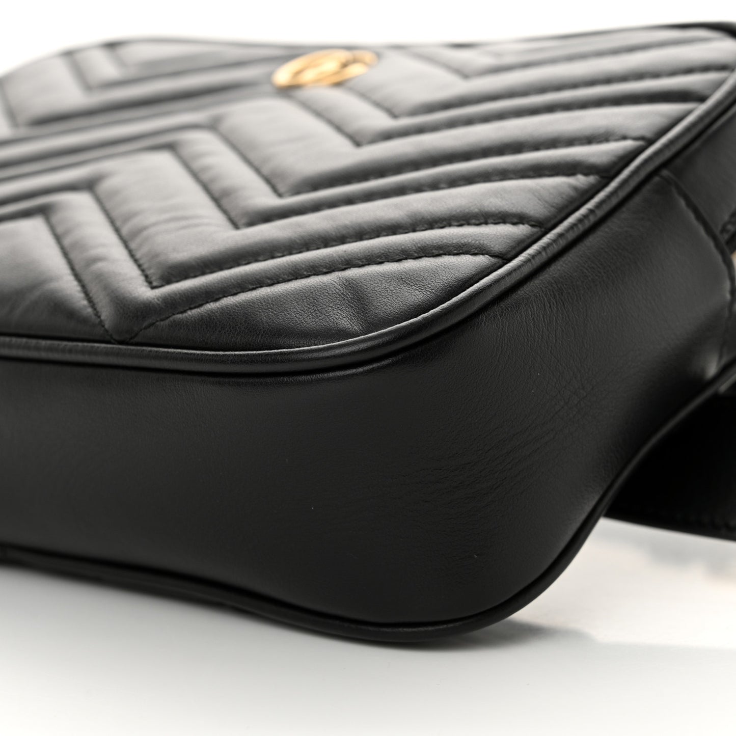 Calfskin Matelasse Mens GG Marmont Belt Bag 80 32 Black