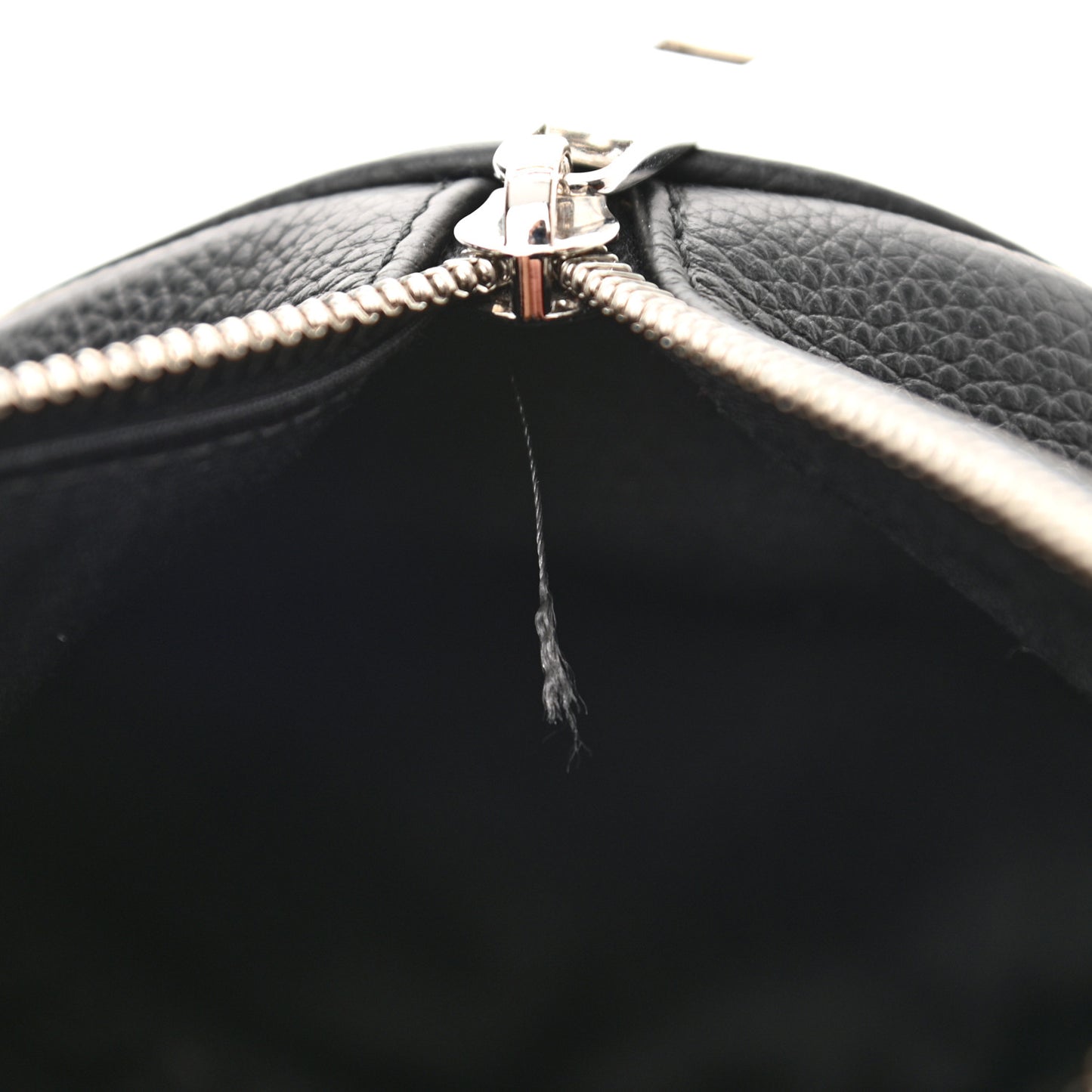 HOMME Grained Calfskin Mens Roller Messenger Black
