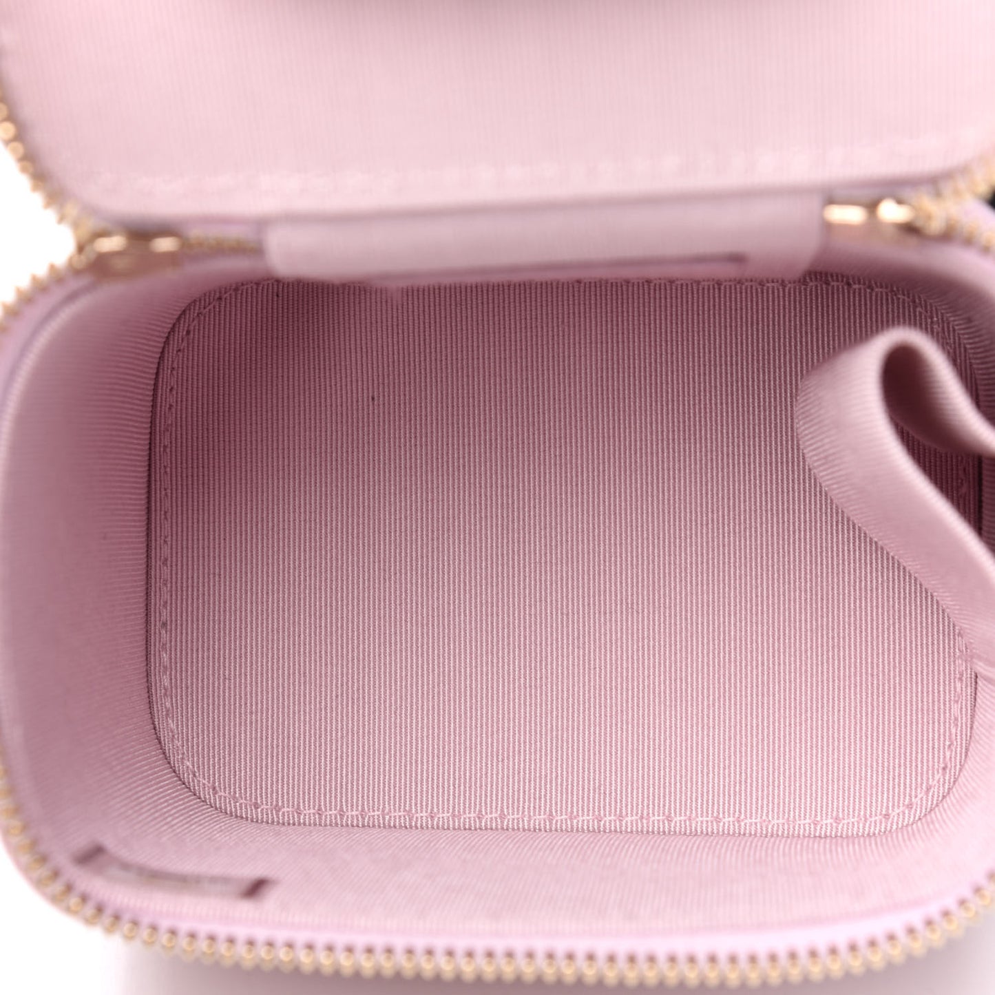 Caviar Quilted Mini Vanity Case With Chain Light Pink