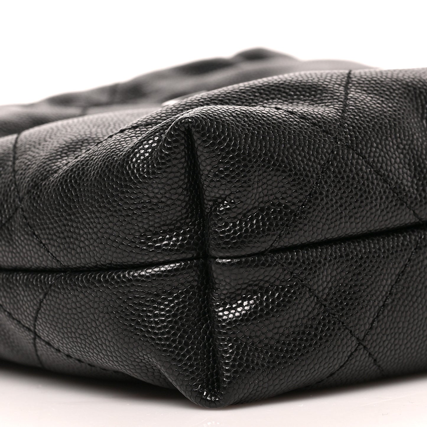 Shiny Caviar Quilted Monochrome Mini Chanel 22 Black