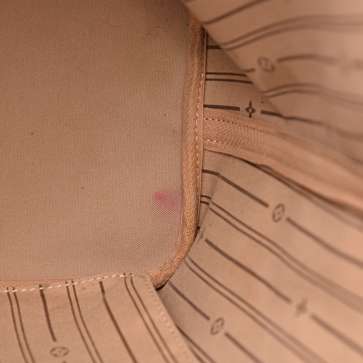 Louis Vuitton Monogram Neverfull MM 11 of 14