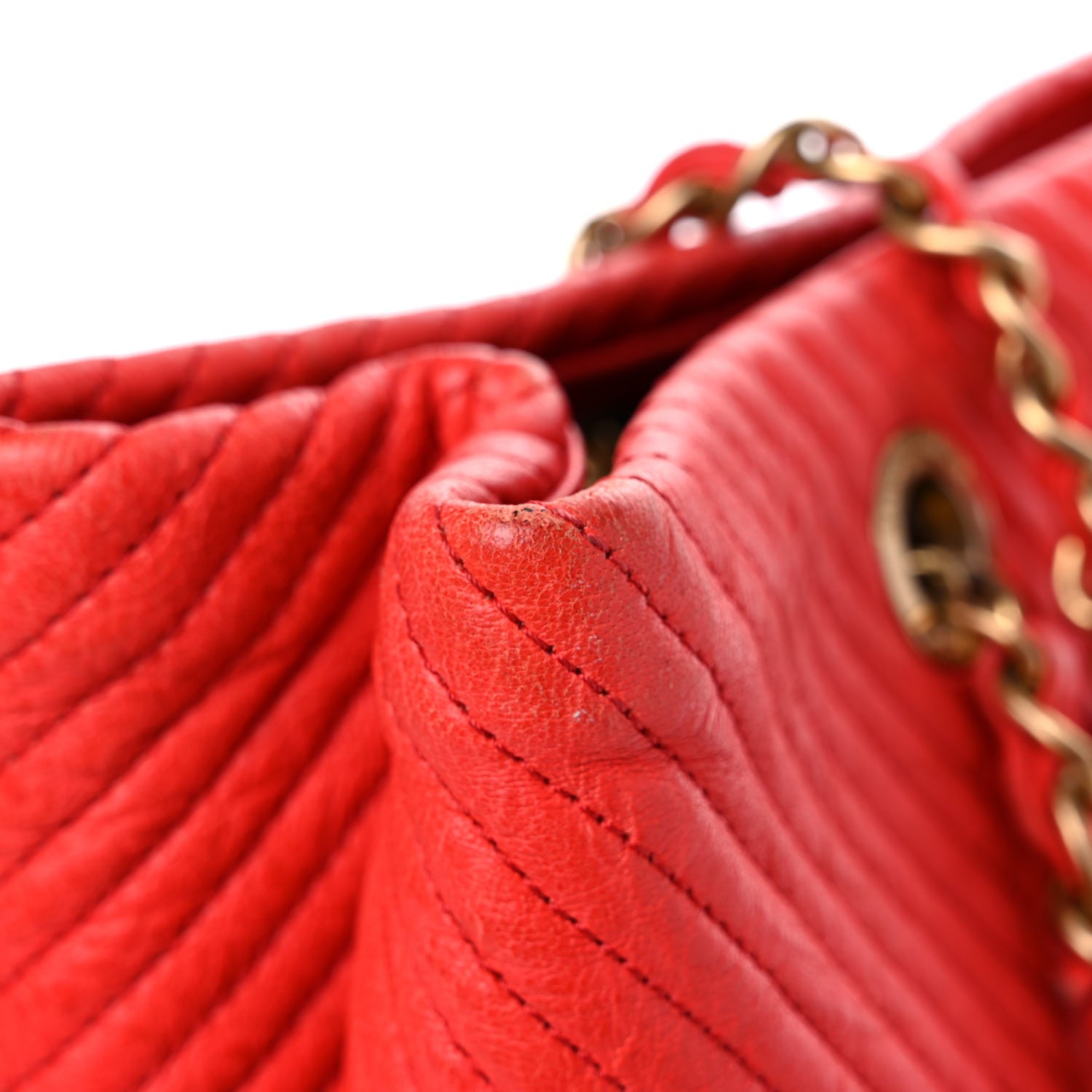 Chanel Wrinkled Lambskin Chevron Quilted Large Surpique Tote Red 14 of 31