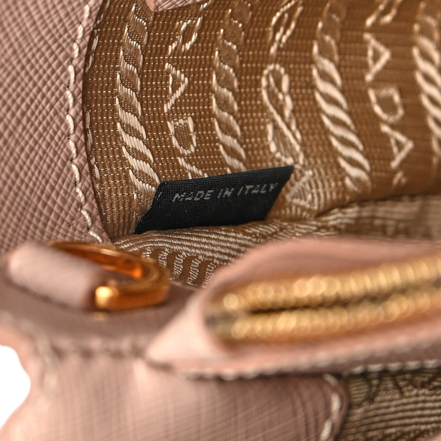 Saffiano Lux Medium Tote Cammeo