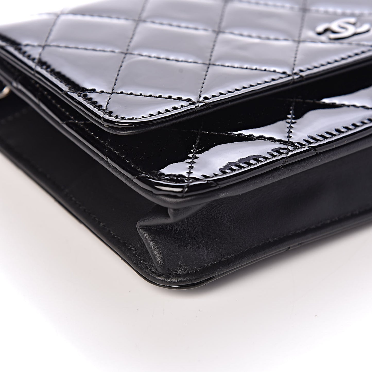 Patent Quilted Wallet On Chain WOC Black