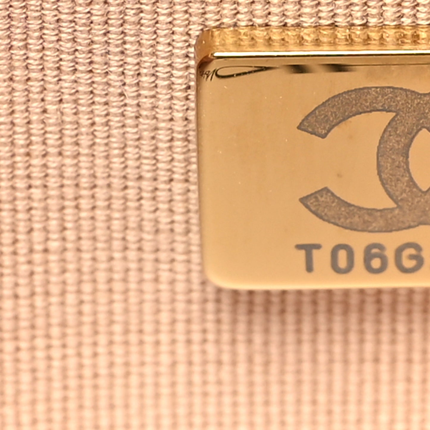 Caviar Quilted Wallet On Chain WOC Beige