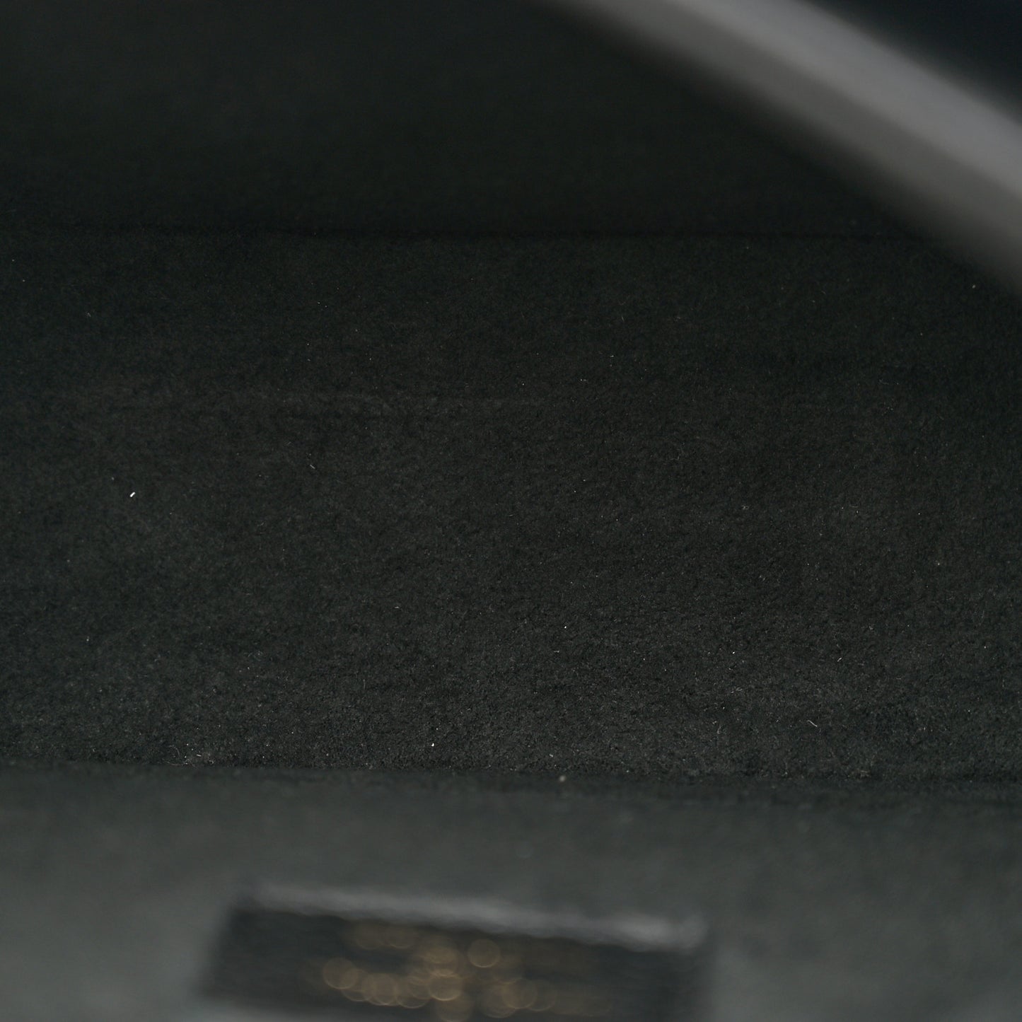 Grained Calfskin Lockme Tender Black