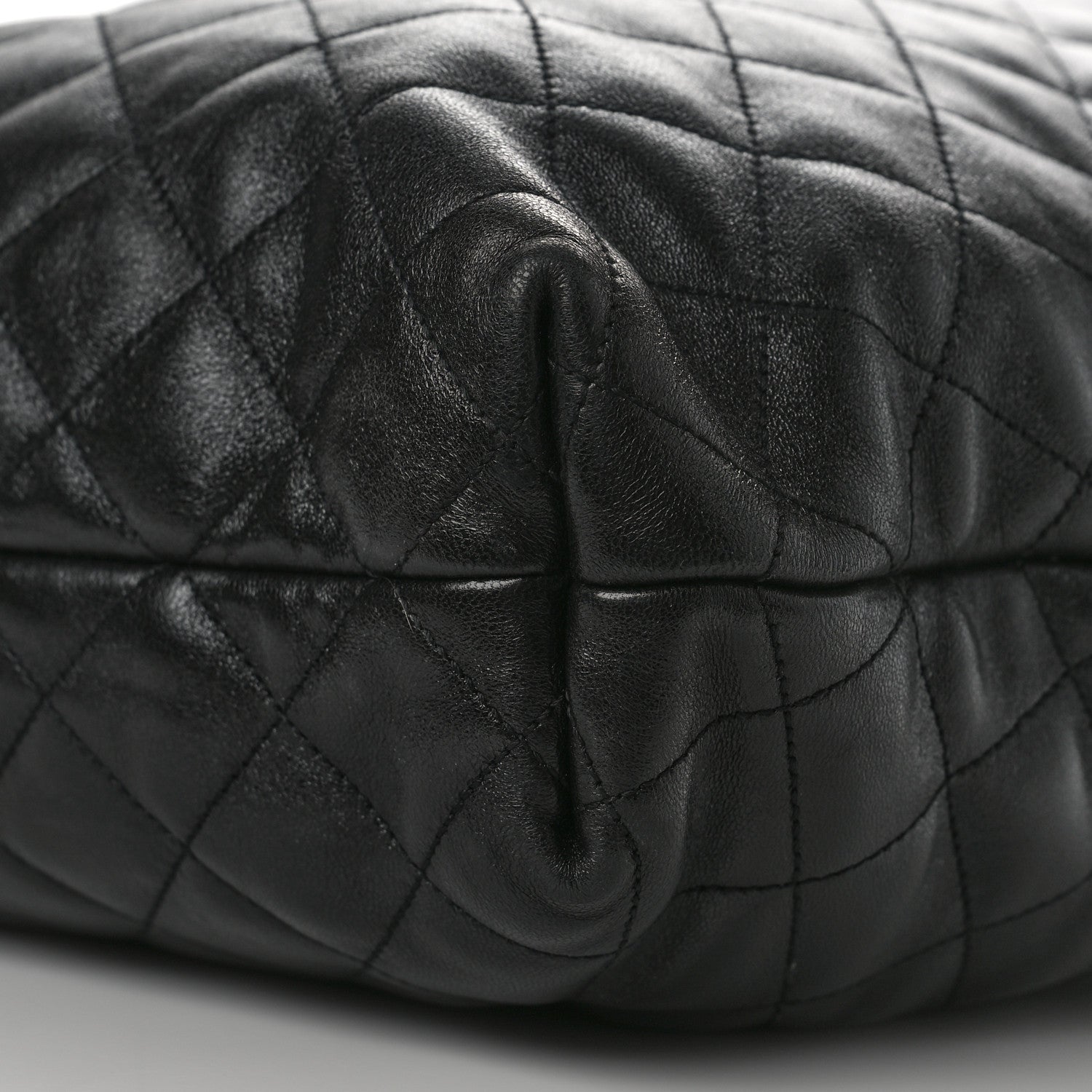 Saint Laurent Lambskin Quilted Maxi Icare Shopping Tote Black 9 of 9