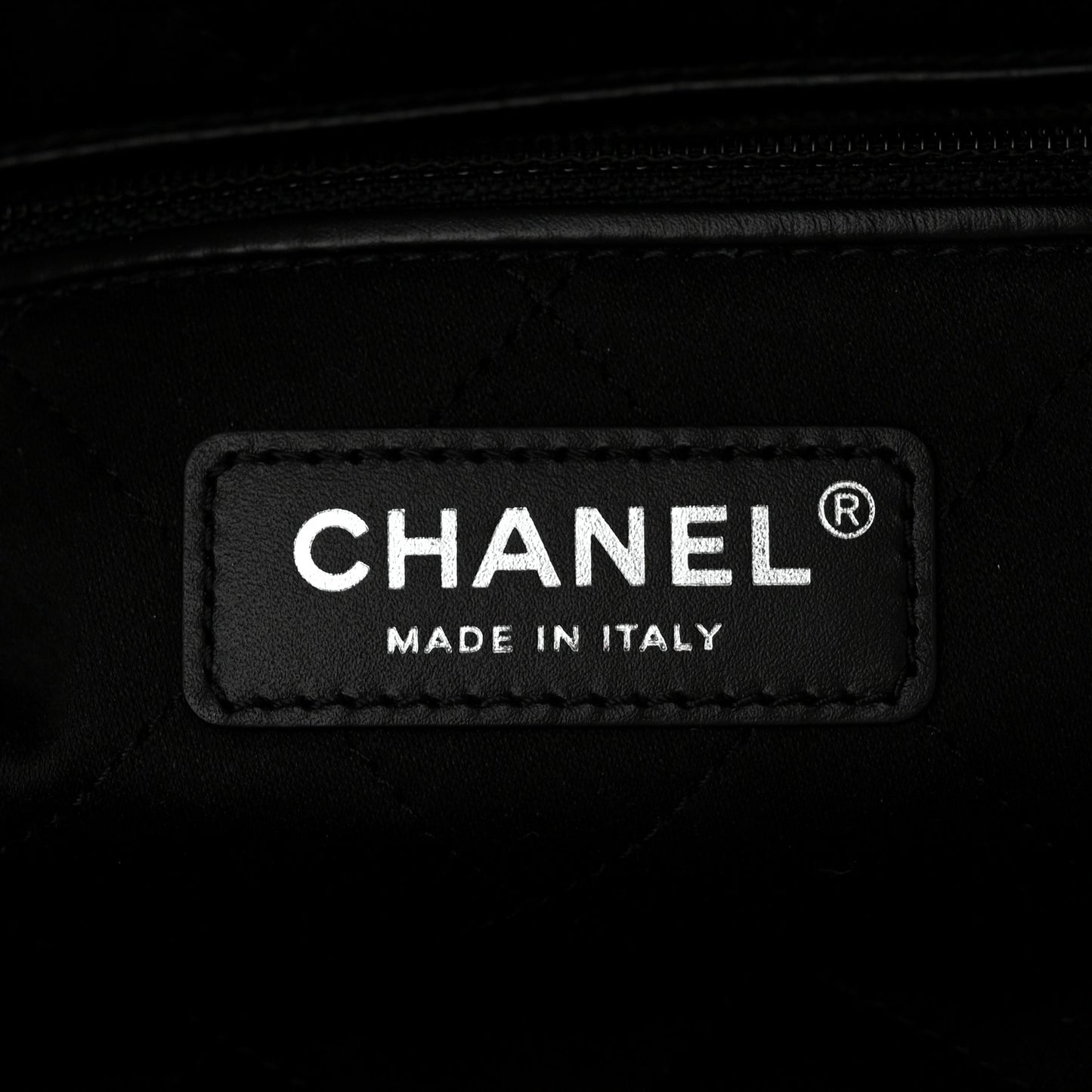 Shiny Calfskin Quilted Small Chanel 22 So Black