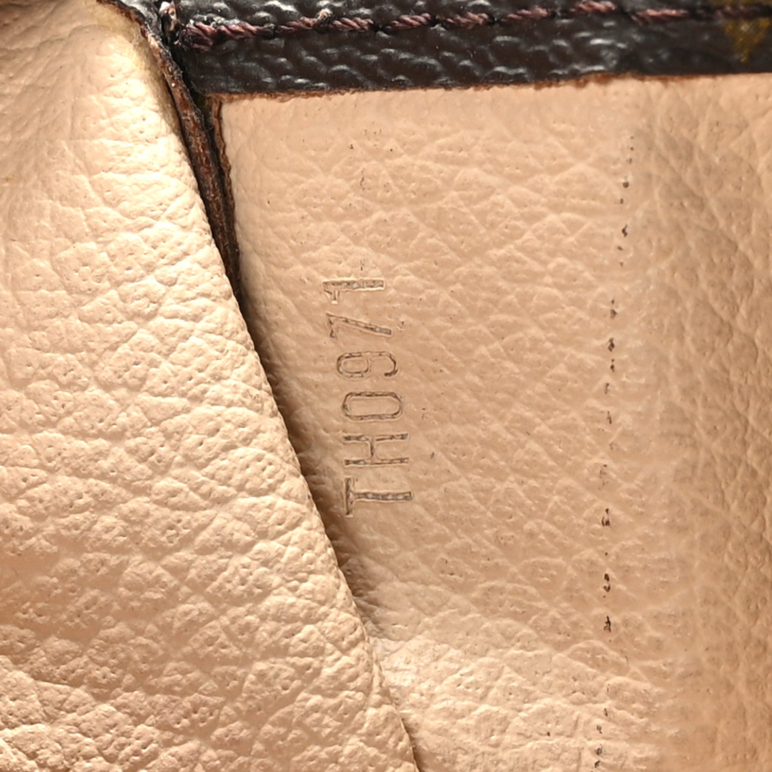 Louis Vuitton Monogram Toiletry Pouch 26 7 of 9