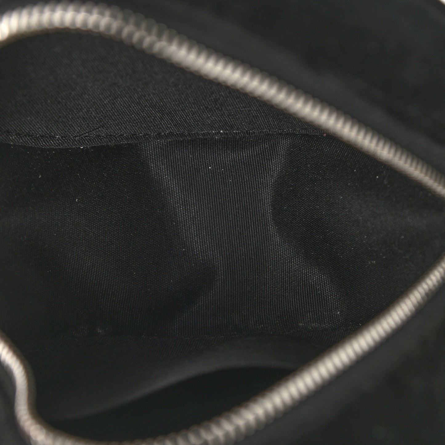 Velvet Camellia Round Clutch With Chain Black