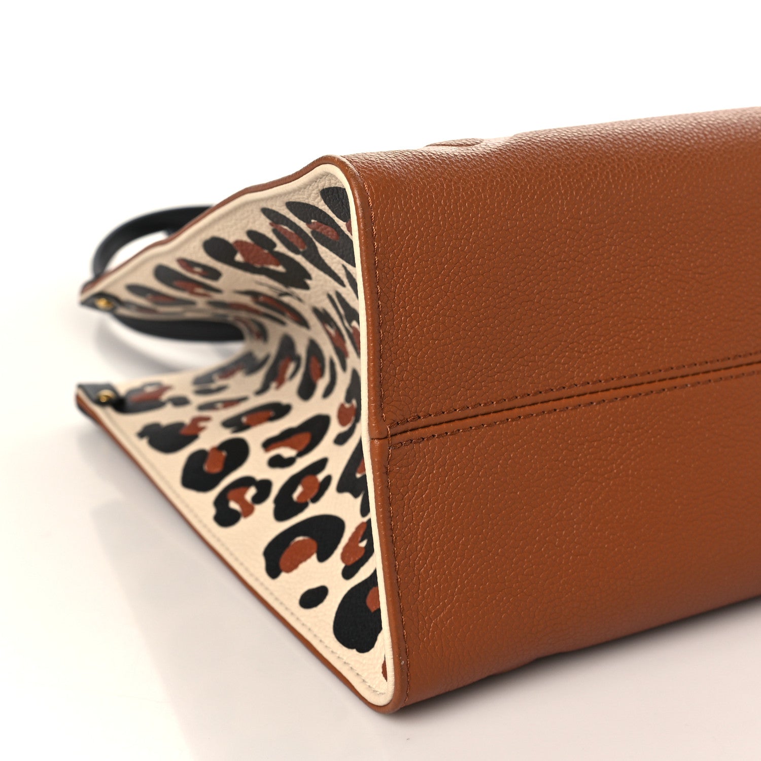 Louis Vuitton Empreinte Monogram Giant Wild At Heart Onthego MM Caramel 7 of 8
