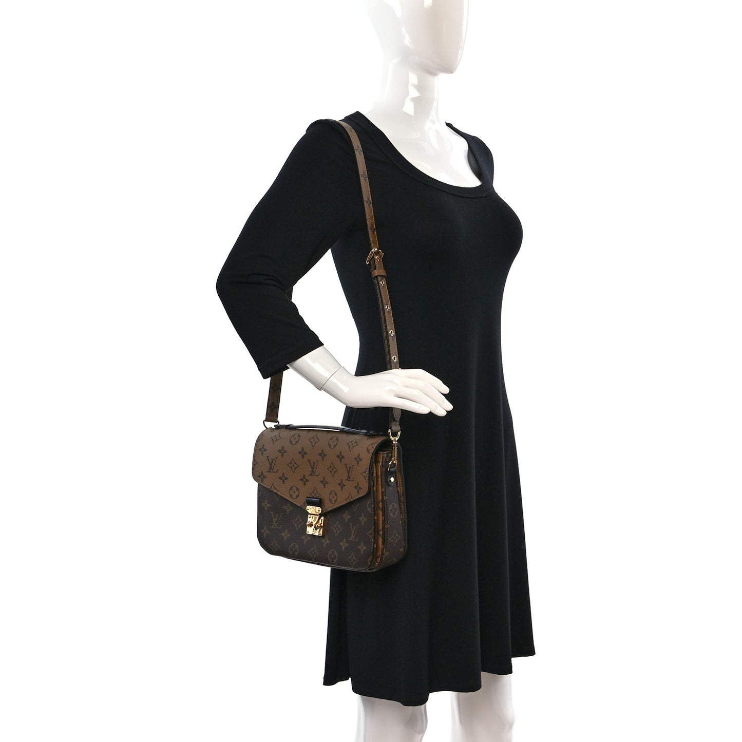 Reverse Monogram Pochette Metis