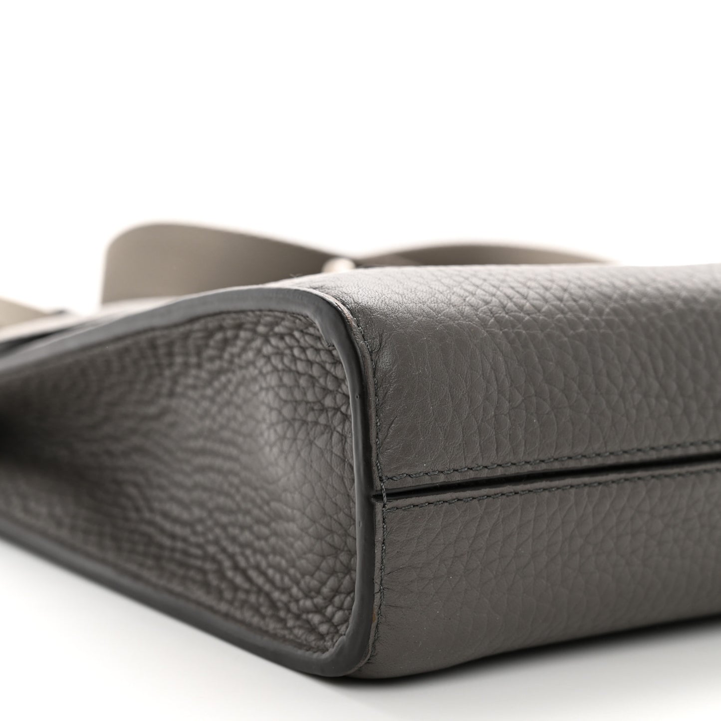 Grain Calfskin New Antony Messenger Crossbody Grey