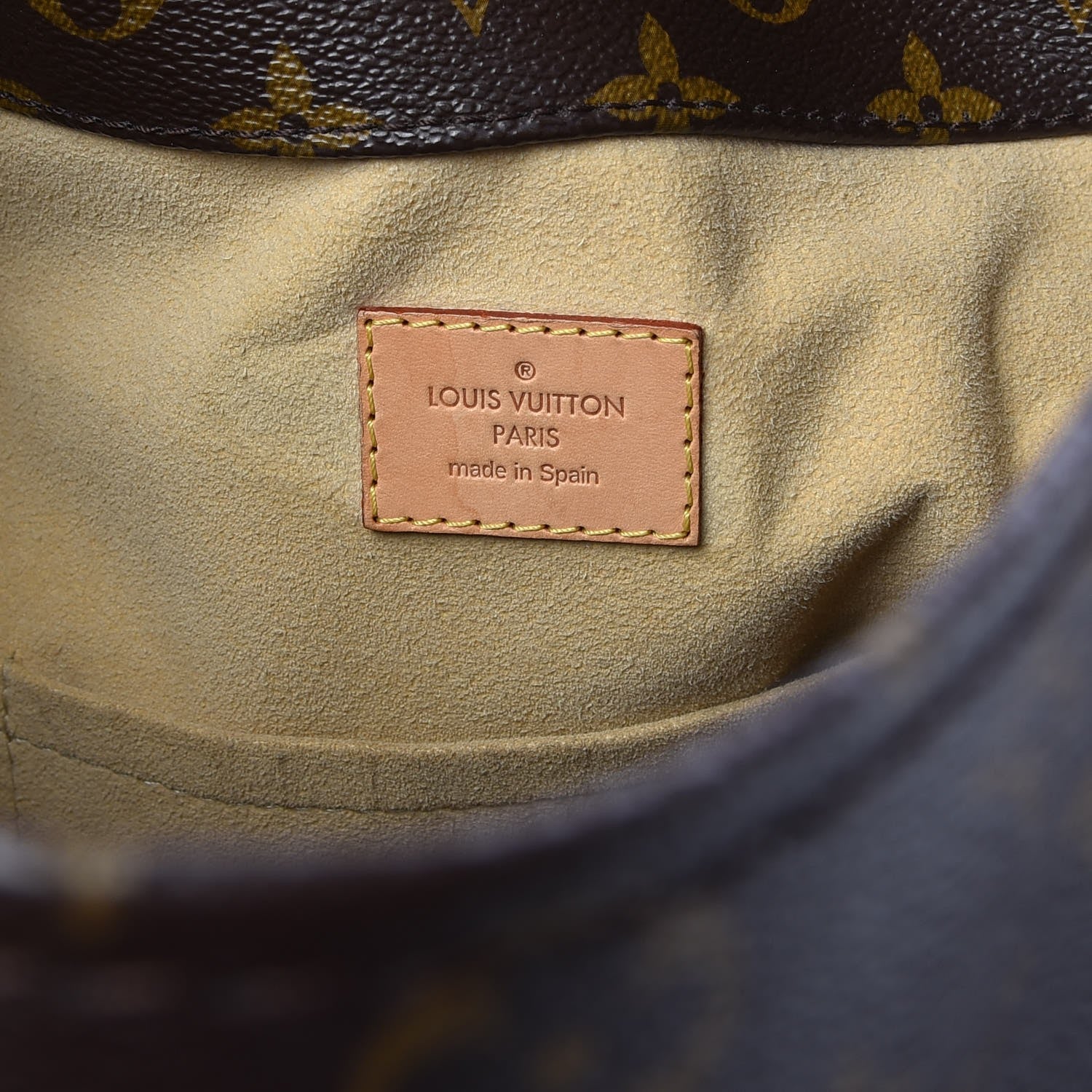 Louis Vuitton Monogram Artsy MM 6 of 12