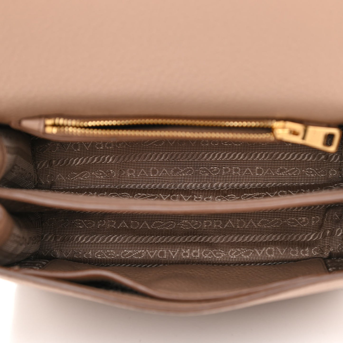 Vitello Daino Flap Crossbody Cammeo