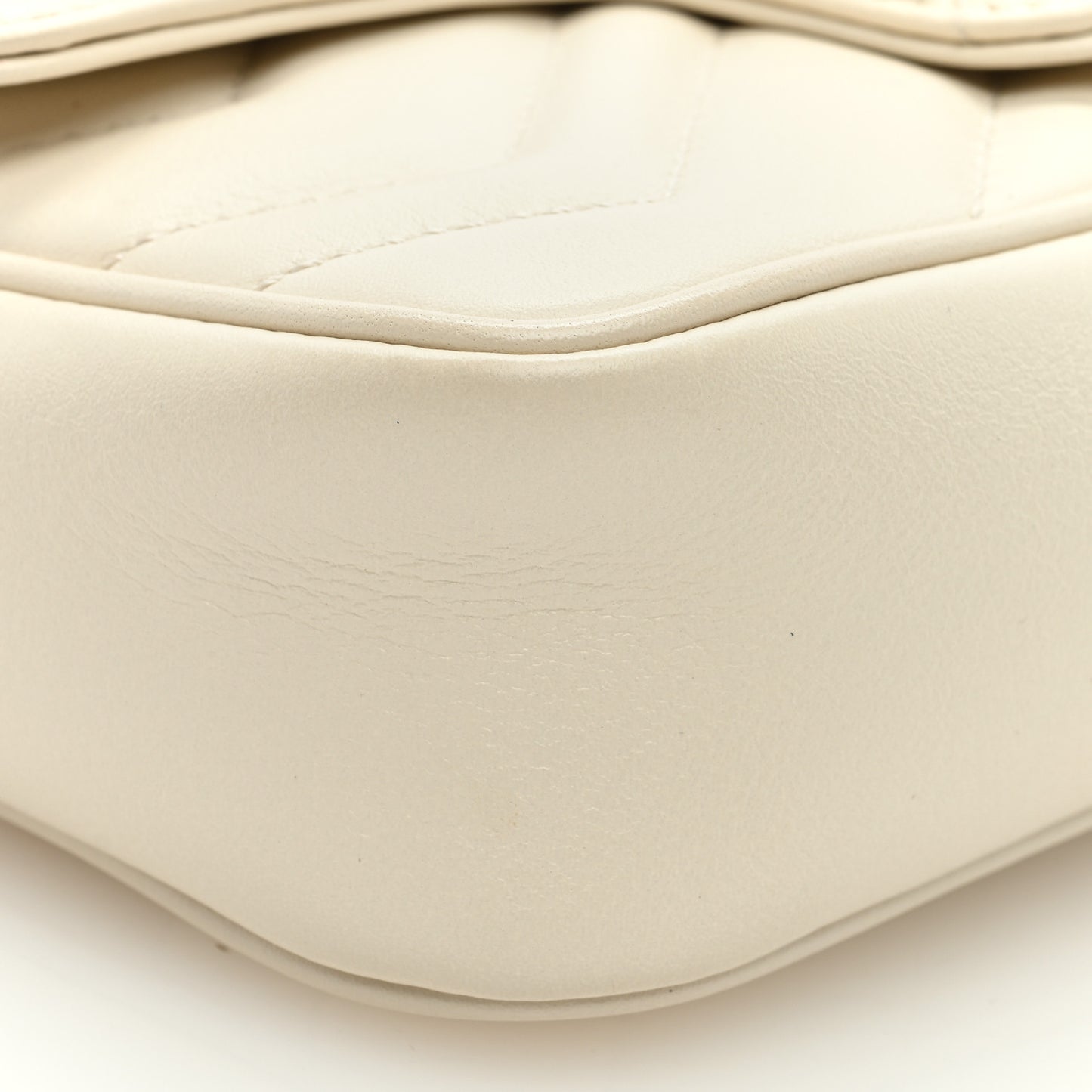 Calfskin Matelasse Super Mini GG Marmont Shoulder Bag White