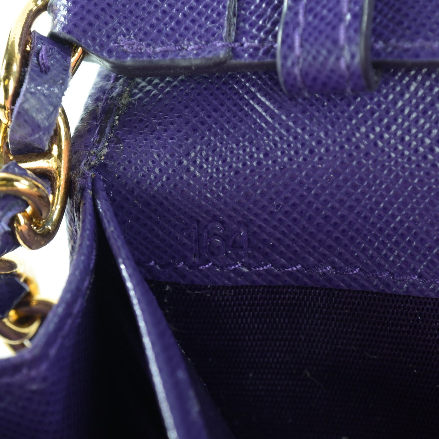 Saffiano Metal Oro Chain Wallet Viola