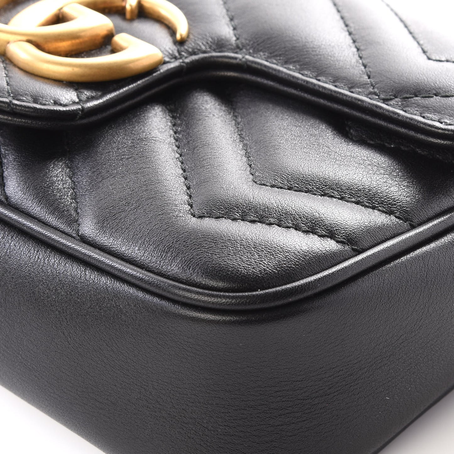 Calfskin Matelasse Super Mini GG Marmont Shoulder Bag Black